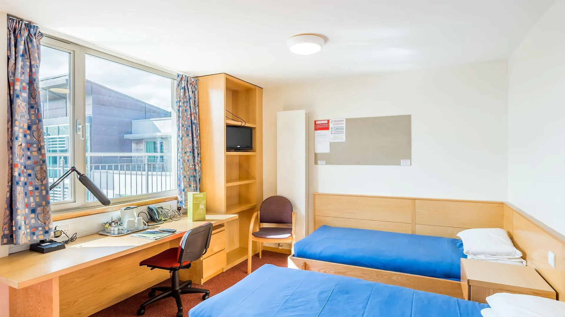 Summer Stays At The University Of Edinburgh 0*,  United Kingdom