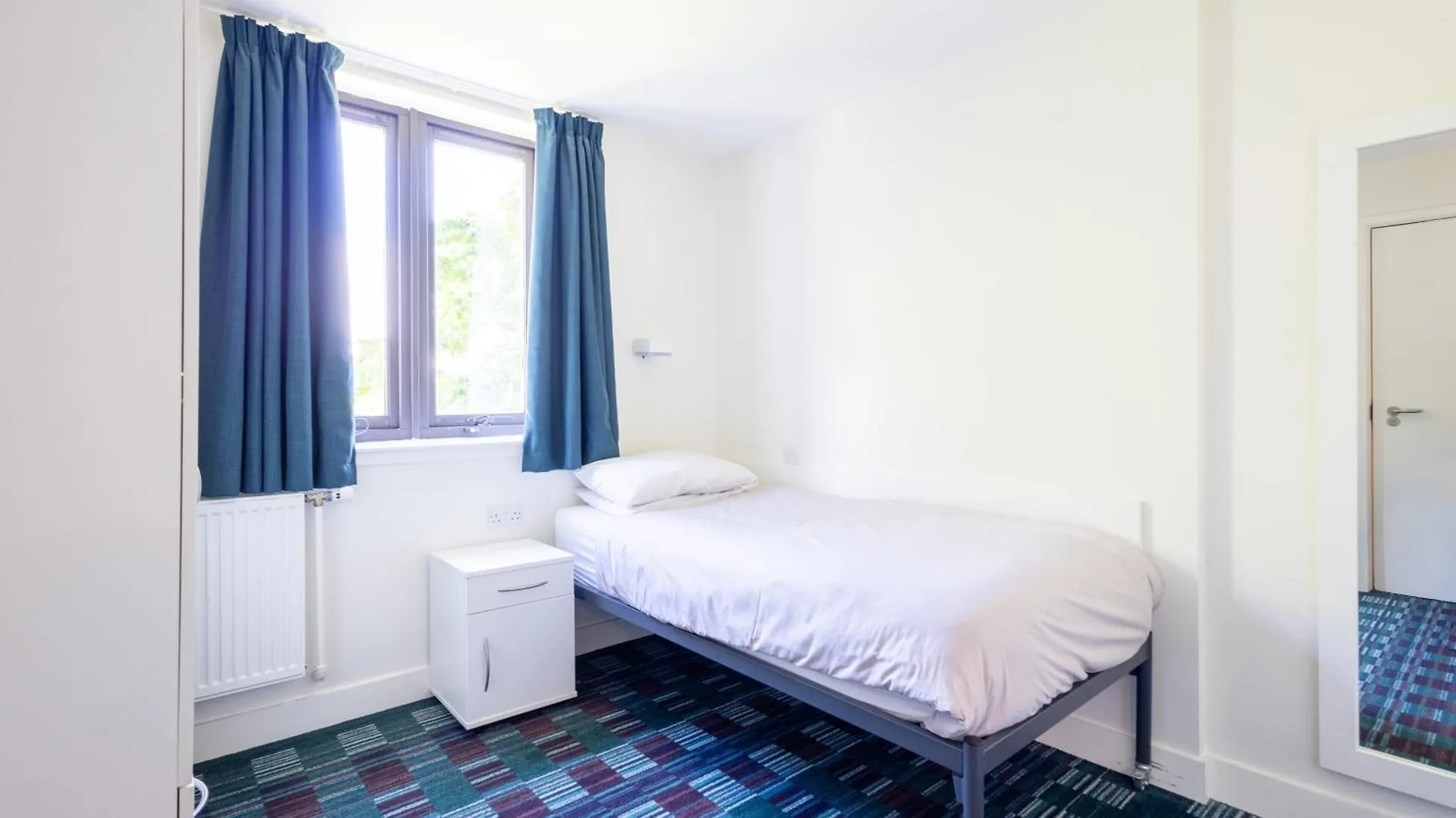 Summer Stays At The University Of Edinburgh 0*,  United Kingdom