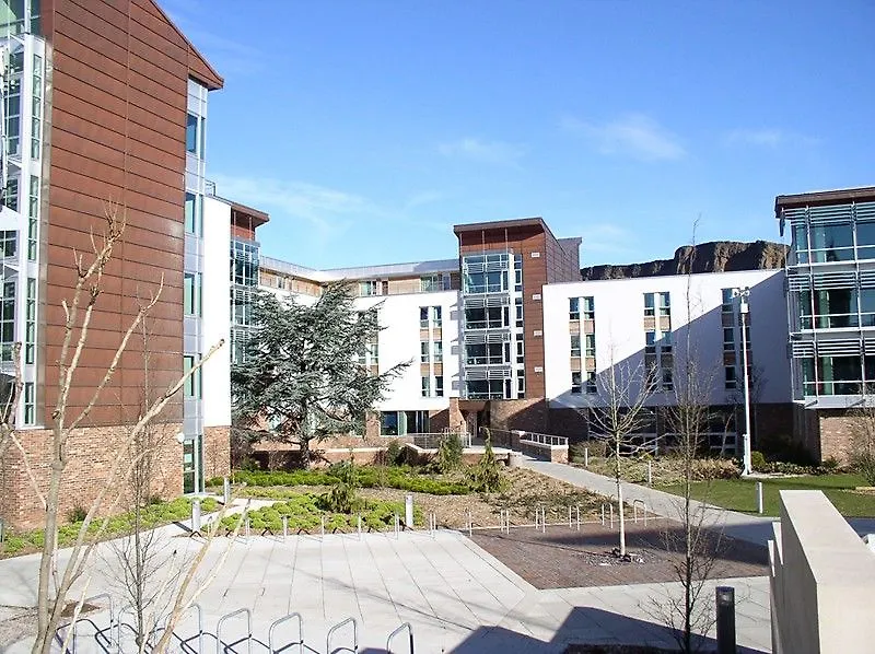 Summer Stays At The University Of Edinburgh 0*,