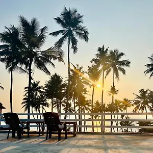 sunset-ville-beach-resort.kerala-hotels.net/