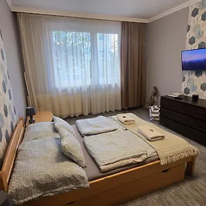 Dora Location & Free Parking Apartman Debrecen