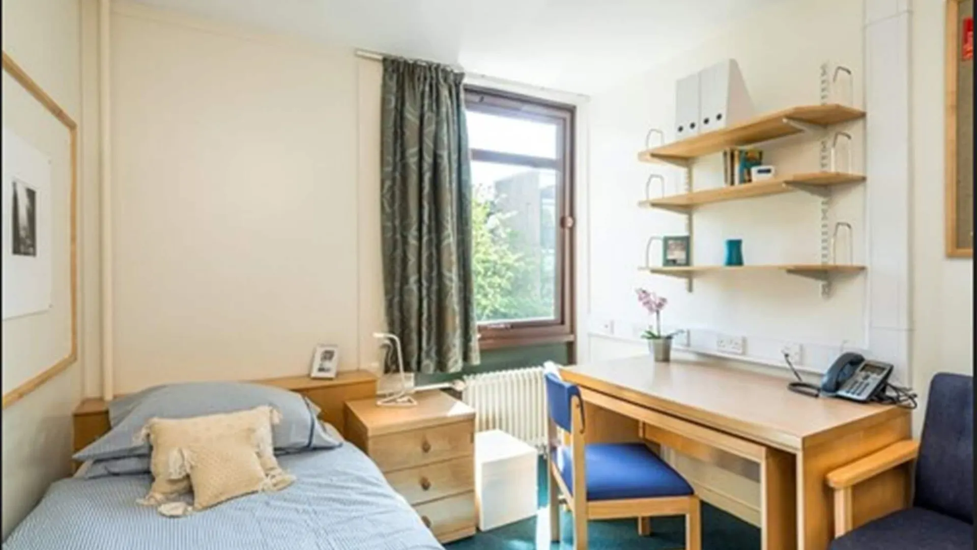 Summer Stays At The University Of Edinburgh Apartment