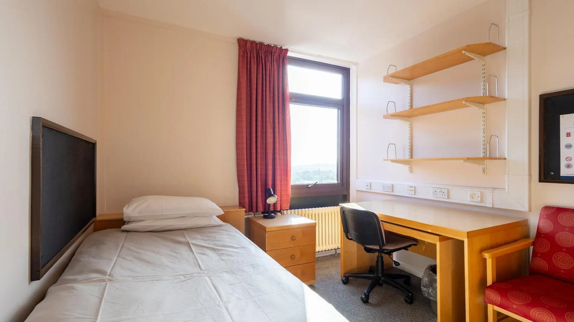 Summer Stays At The University Of Edinburgh Apartment
